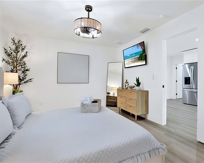 Photo - 2905 W Collins St Unit 3