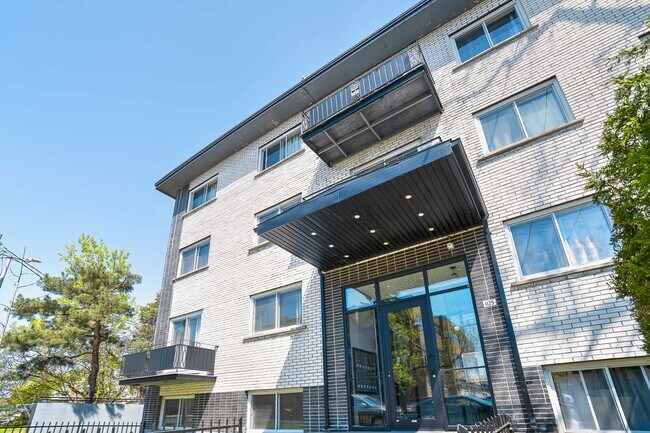 Building Photo - 1125 Rue Galt