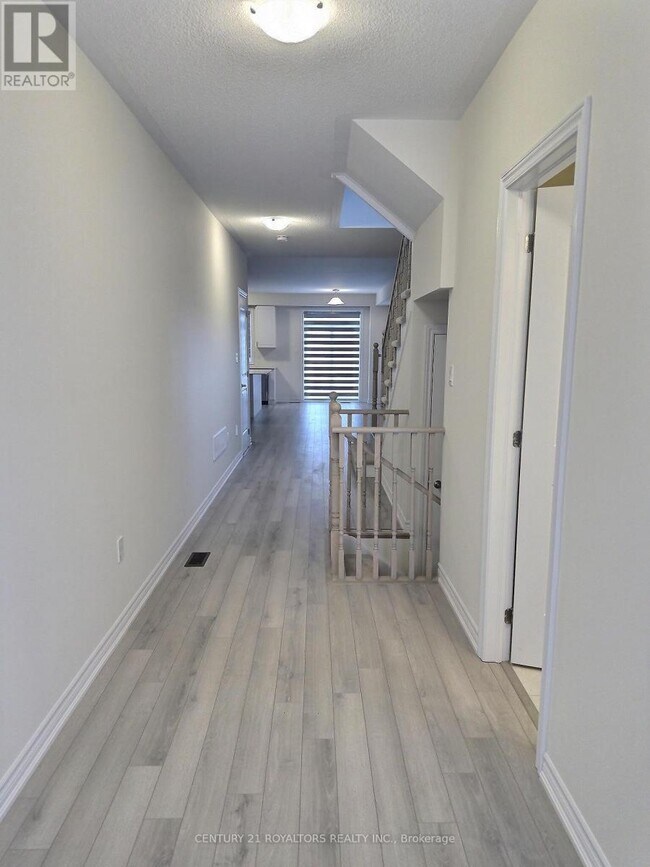 Photo - 93 McGill Ave