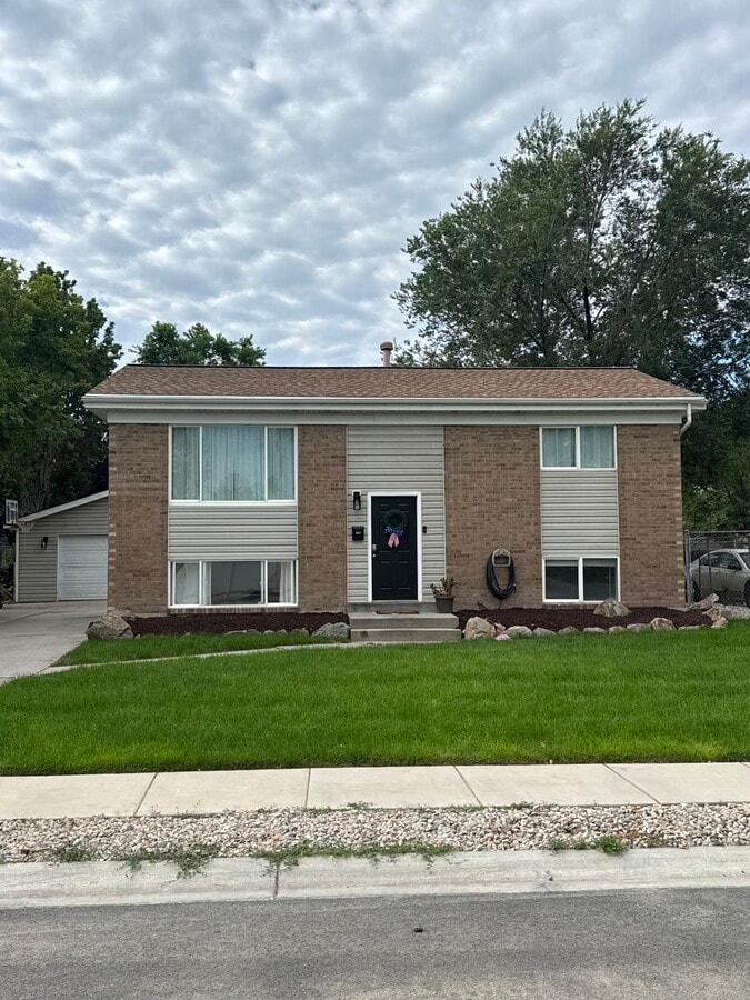 Photo - 567 W Gardenia Dr Unit Apartment