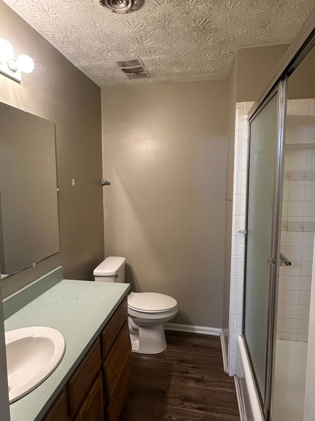 Photo - Three bedroom home in 30506!