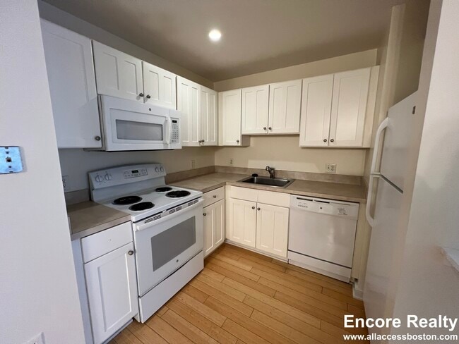 Photo - 40 Boylston St Unidad 401