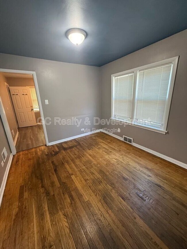 Photo - 9552 S Greenwood Ave