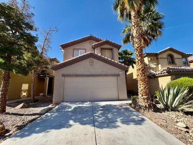 Building Photo - Nice two-story home with 4 bedrooms