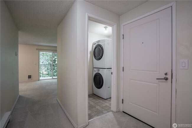 Photo - 230 SW Clark St Unit # C-203