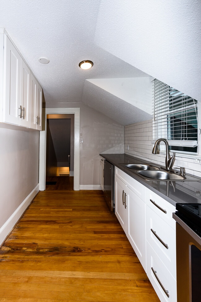 KITCHEN - 715 Watson Ave. Unit C