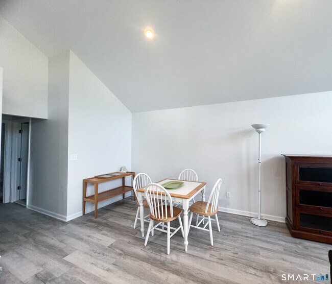 Photo - 1088 E Broadway