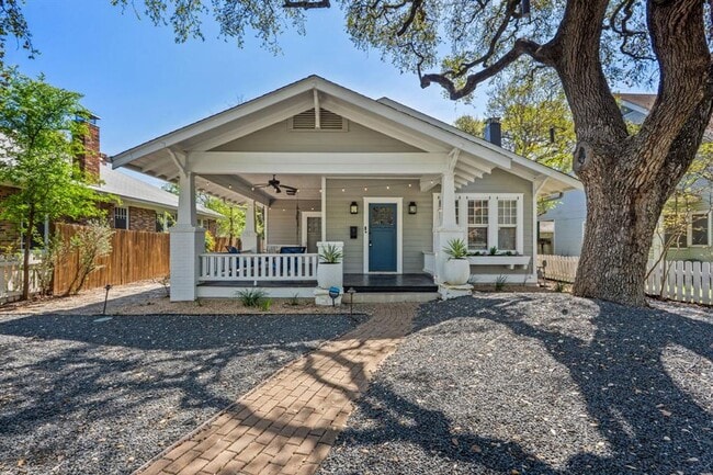 1203 W 22nd 1/2 St