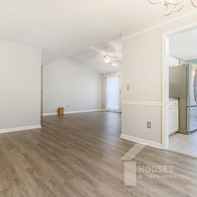 Photo - 110 Stonington Way