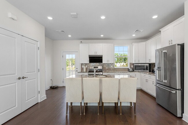 Photo - 34 Colgate Dr