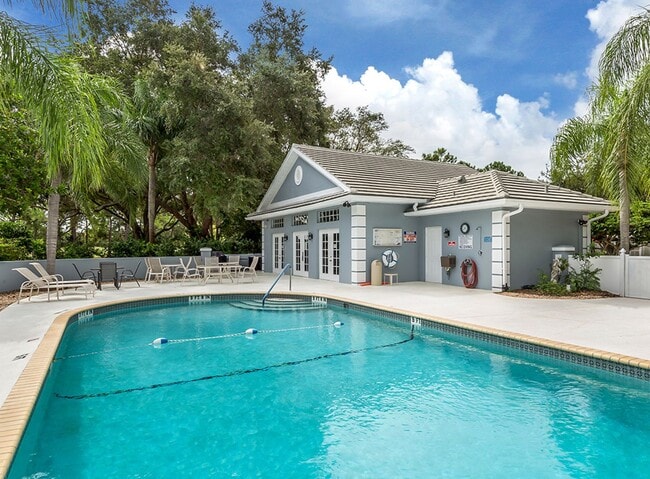 Photo - 540 Clubside Cir