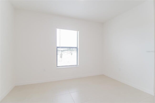 Photo - 1187 Moyle Way