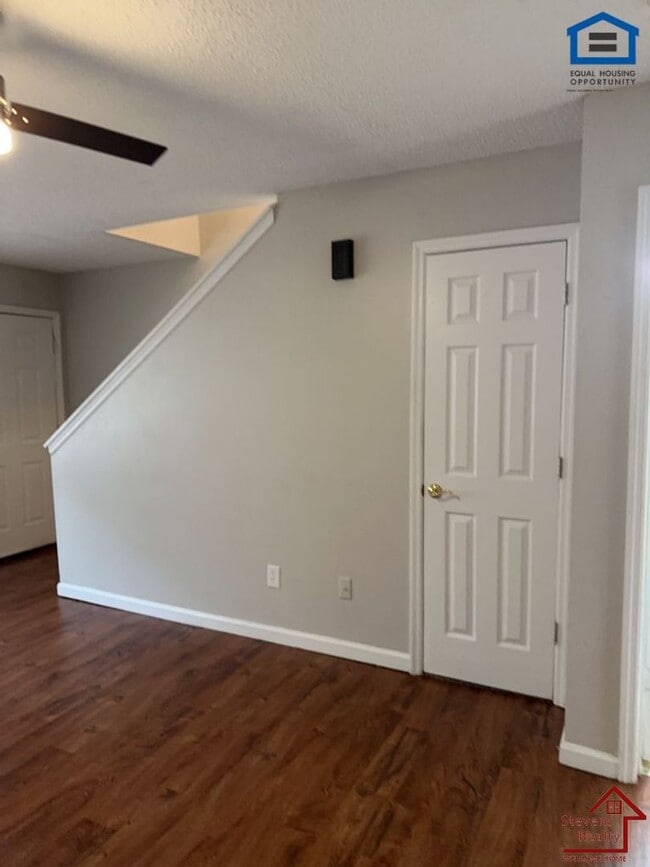 Photo - 181 East Ave