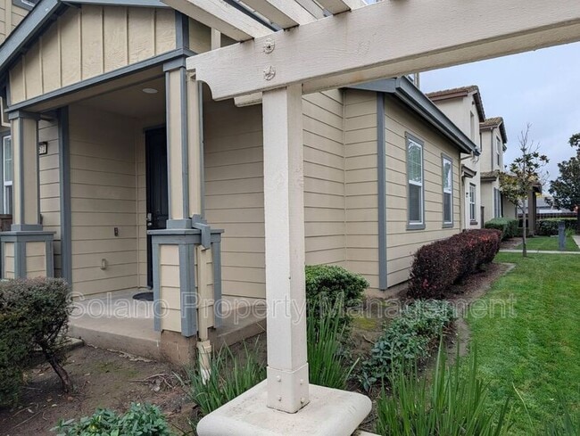 Photo - 1613 Centennial Dr