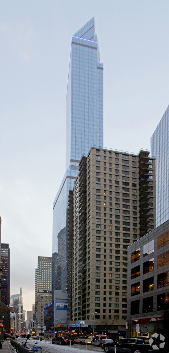 Fotografía del edificio - La Premier Apartments