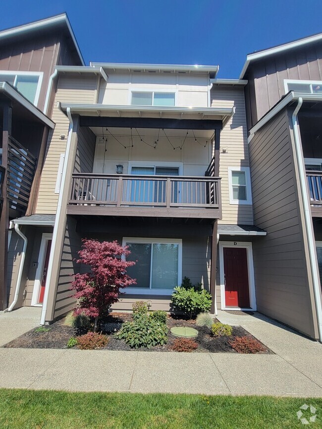 Building Photo - Sunrise TOWN HOME 2BDR 2.5BATH W/ 2 CAR GA...