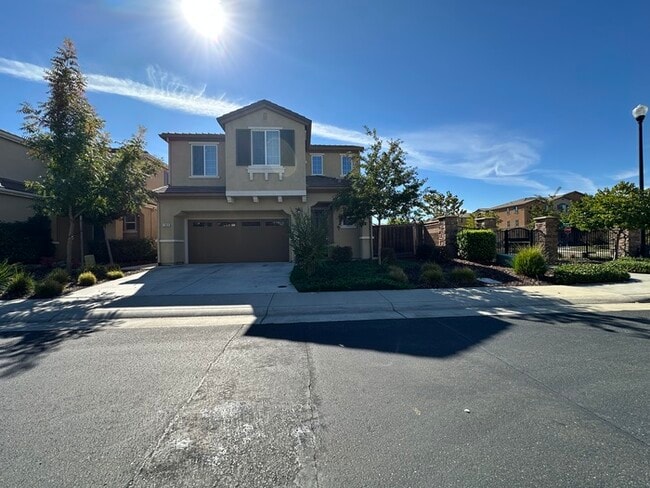 Photo - 1008 Oakbriar Cir