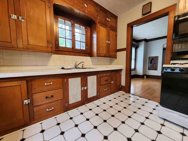 Photo - Character Home in NICE Neighborhood