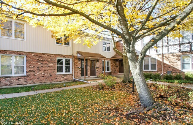 Building Photo - 1732 Pickwick Ln Rental