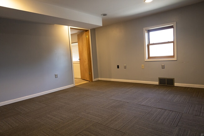 Photo - 619 W Baraga Ave