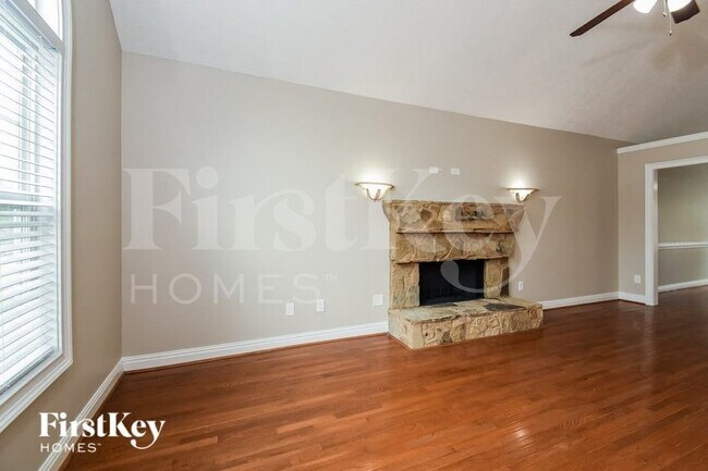 Photo - 1229 Winsley Ct