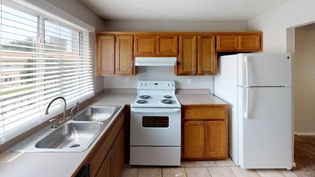 Building Photo - 1.0 bedroom in Tulsa Oklahoma 74137 Unit 625 Rental