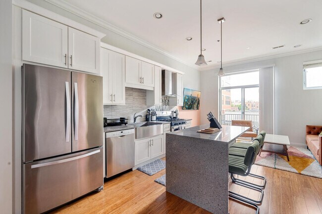 Photo - 1243 W Madison St Unit ID1026687P