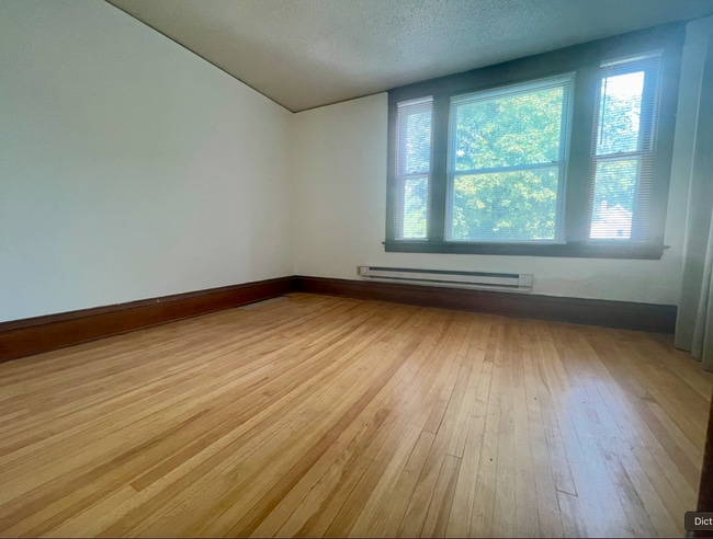 Photo - 1036 Edmund Ave W Unit Upper