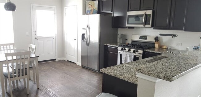 Photo - 140 Feather Grass Ave