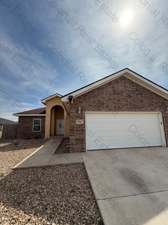 Building Photo - Beautiful 3 bedroom 2 bathroom home in a great neighborhood