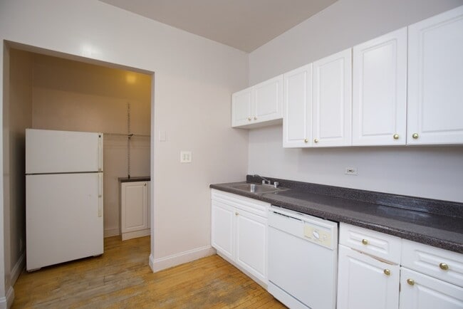 Photo - 1238 Oak Ave Unit E4