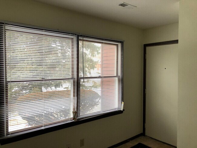 Photo - 210 Logan St Unit 2