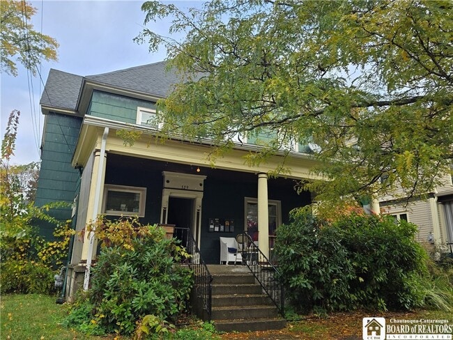 Photo - 329 Crossman St