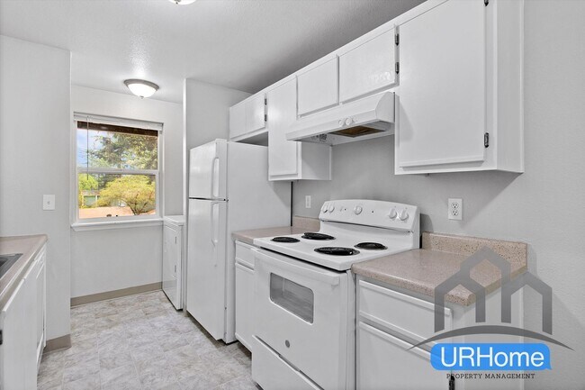 Photo - Stark Street Station 1 & 2-Bedroom Apartments in East Portland