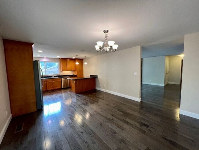 Photo - 7120 Sierra Dr SE