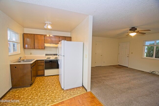 Photo - 1600 E Long St