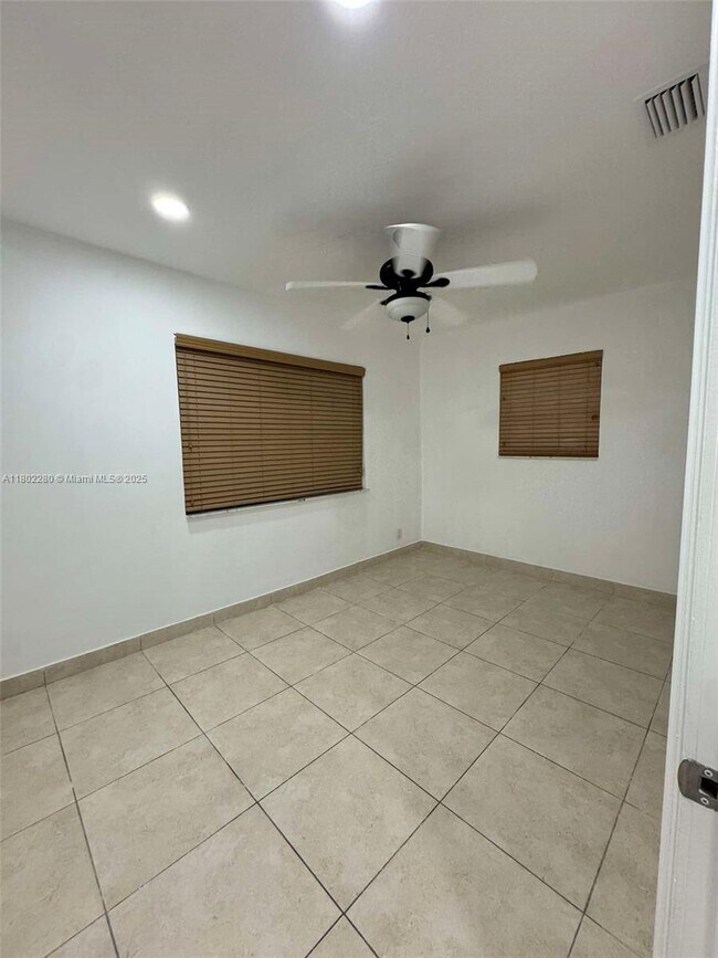 Photo - 3101 Johnson St Unidad 1