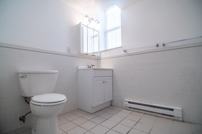 Photo - Modern Studio Apartment in Fenway