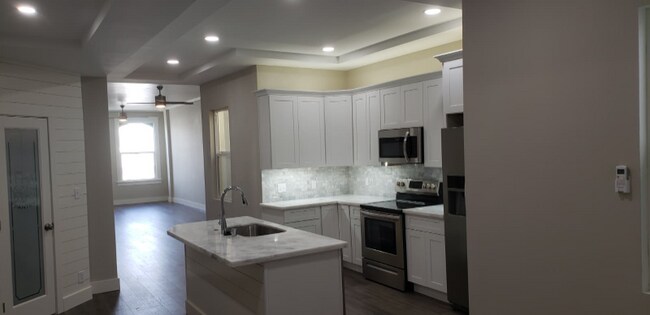 Photo - 105 E 5th St Unit A