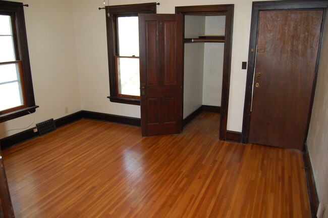 Photo - Cozy 2nd floor apt in Near South!