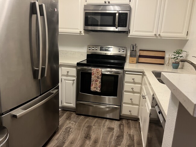 Photo - 22100 Burbank Blvd Unidad 333