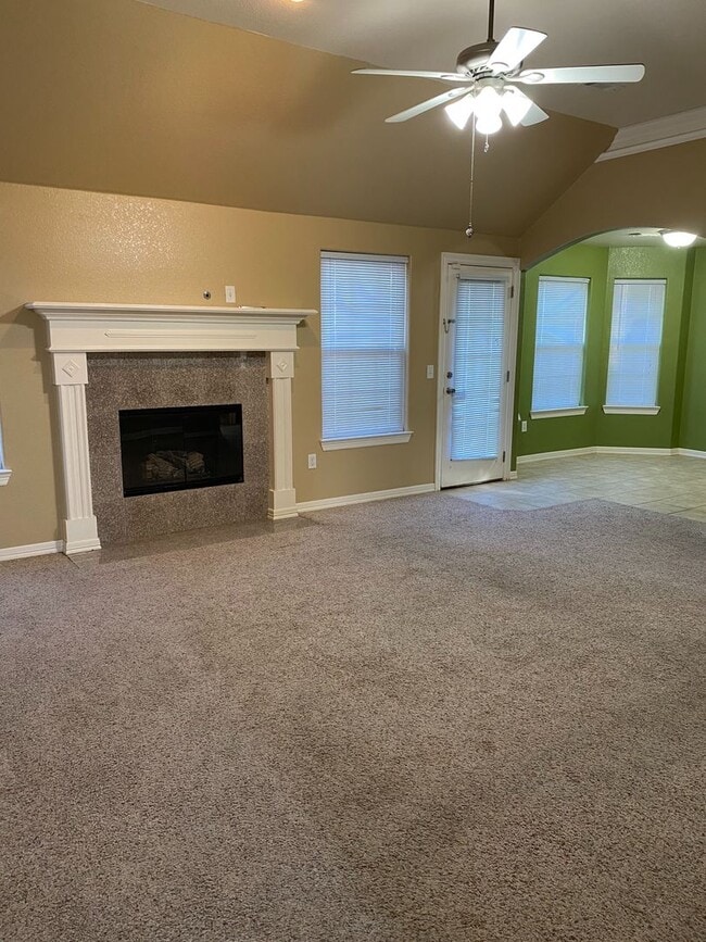 Photo - 221 Milas St