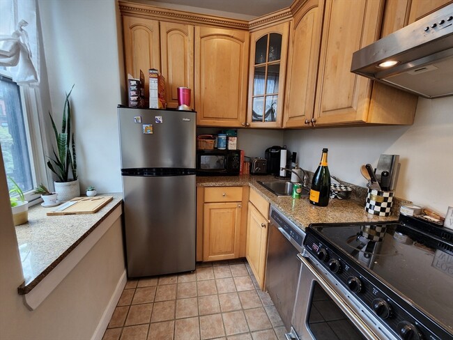 Photo - 387 Marlborough St Unit 7