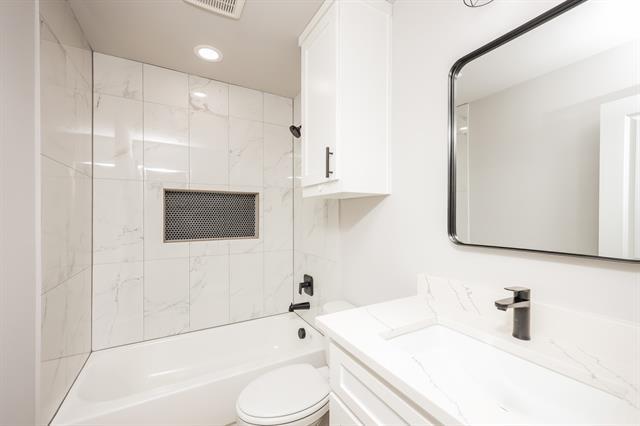 Photo - 2015 Stuart St