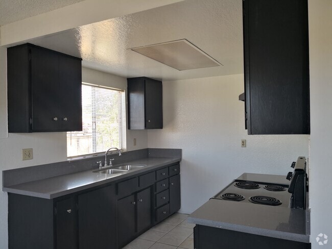 Building Photo - 415 S Orange Ave Rental