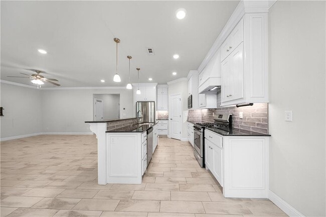 Photo - 730 Winston pl
