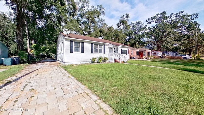 Photo - 3325 Claremont Rd