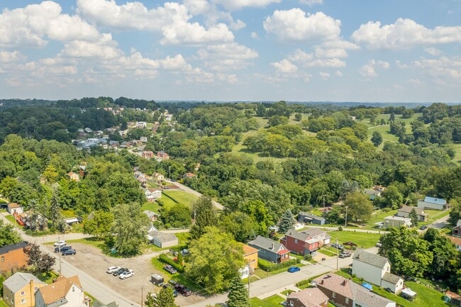 Photo - AVAILABLE AUGUST 1ST!! CHECK OUT THIS GORGEOUS 3 BEDROOM!