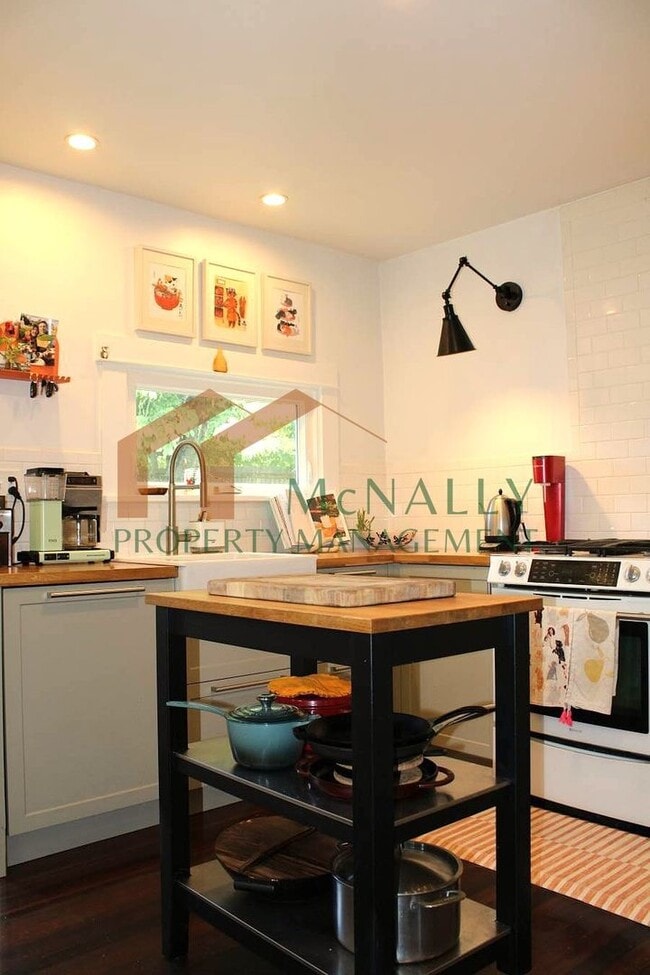 Photo - Charming Updated 3-Bedroom Craftsman in Central Tacoma