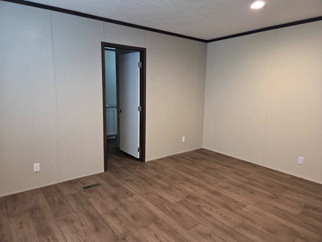 300 W Albert St
